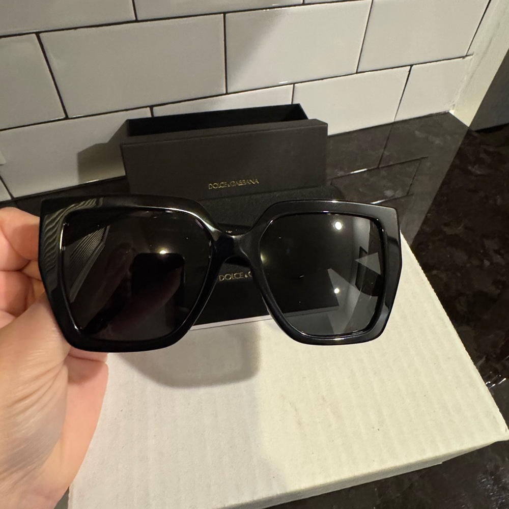 Dolce & Gabbana Bold Black Sunglasses - Picture 4 of 9